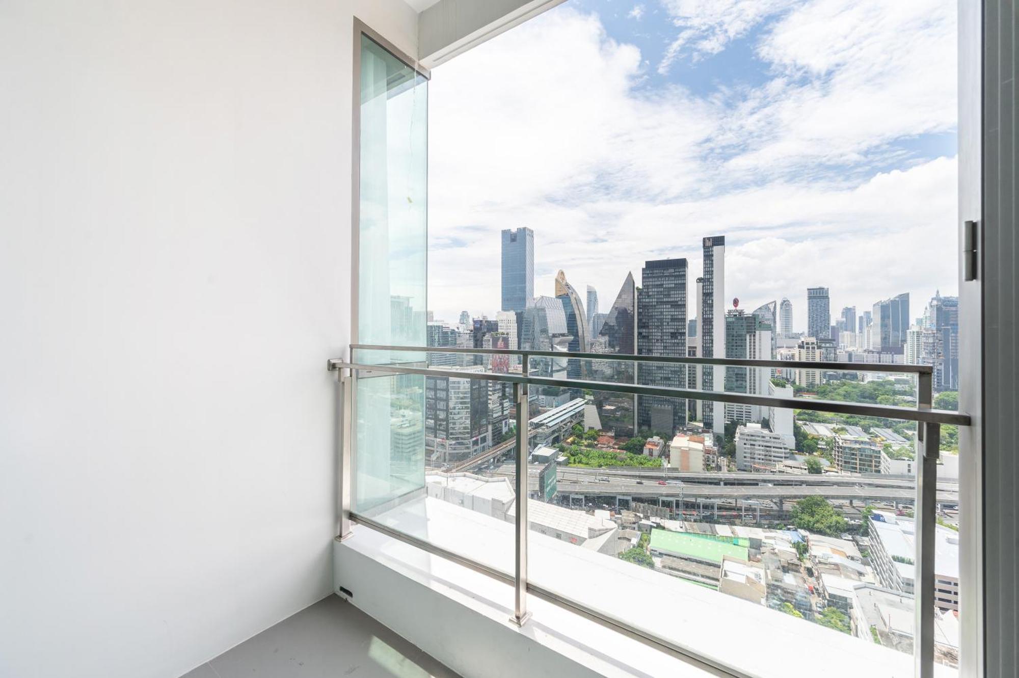 The Rich Residence Sukhumvit Nana Bangkok Exterior photo