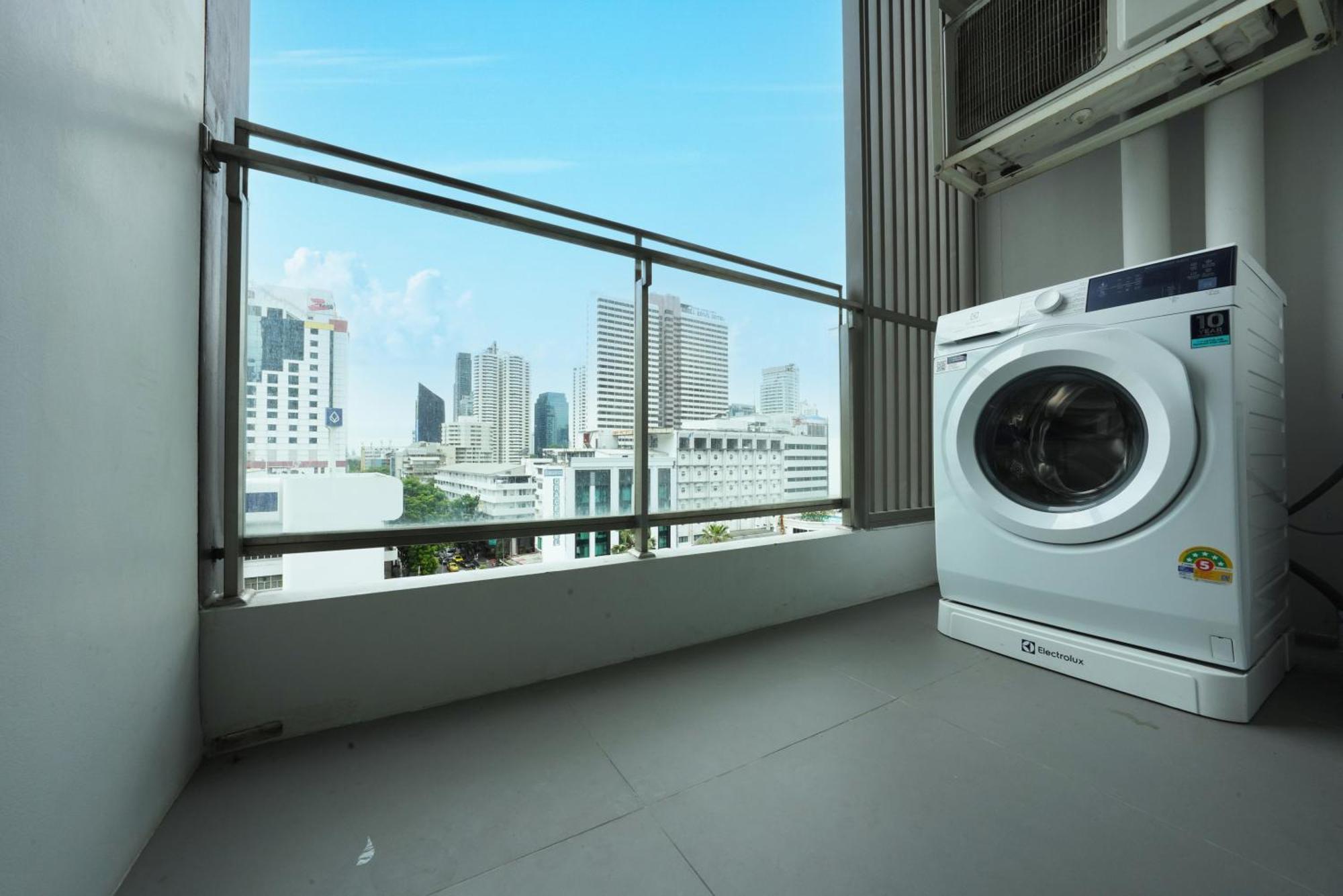 The Rich Residence Sukhumvit Nana Bangkok Exterior photo